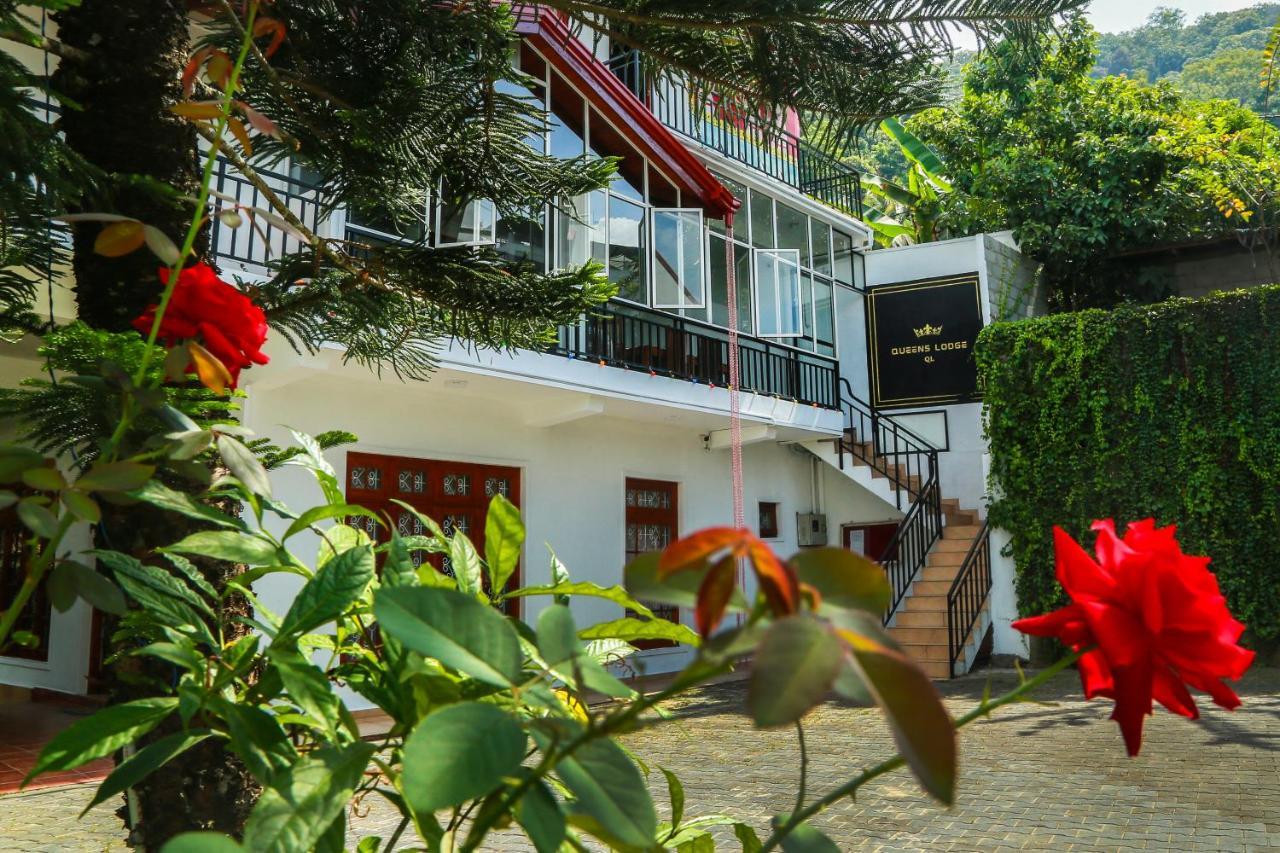 Queens Lodge Канди Экстерьер фото
